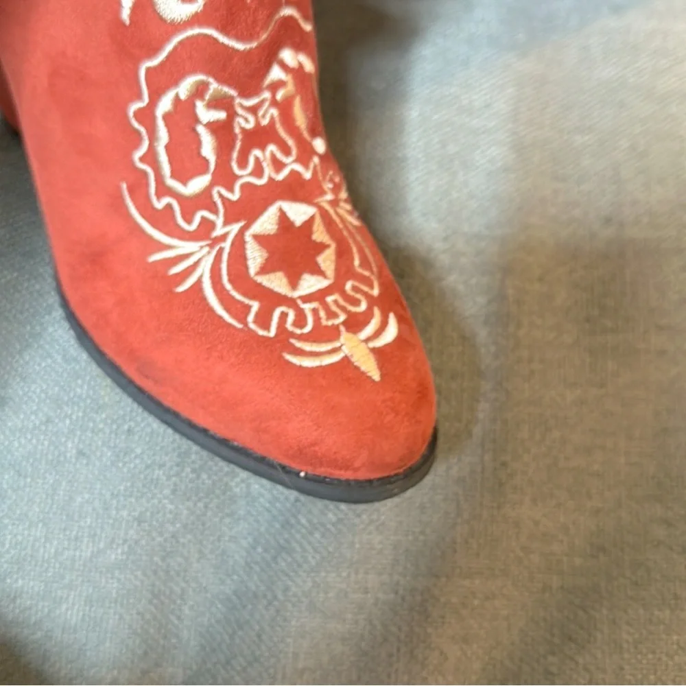 Kala Vella Rust Red Embroidered Suede Knee-High Heeled Boots - Picture 12 of 12